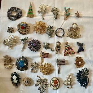 Elegant Gold and Silver Brooch Set